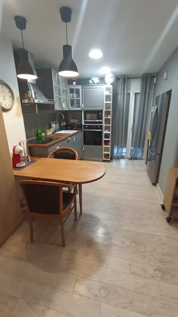 Küche von Wohnung zum Verkauf in Empuriabrava mit Klimaanlage, Heizung und Möbliert