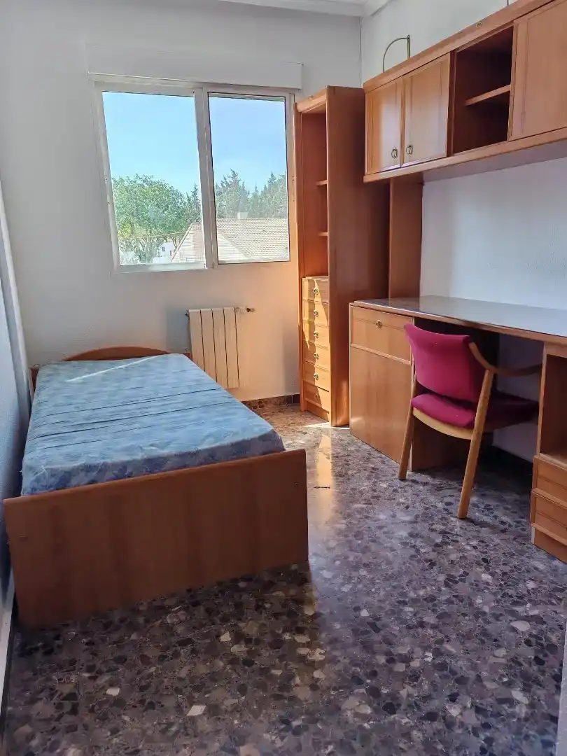 Bedroom of Flat for share in San Pablo