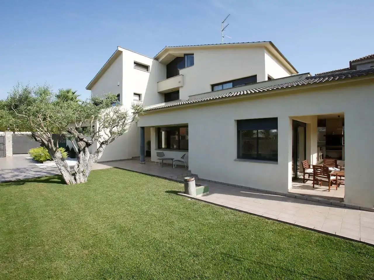 Vista exterior de Pis en venda en Olèrdola amb Piscina