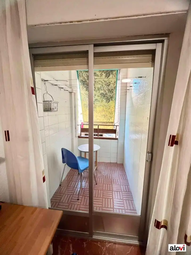 Bany de Pis per a compartir en Granada amb Calefacció, Moblat i Balcó