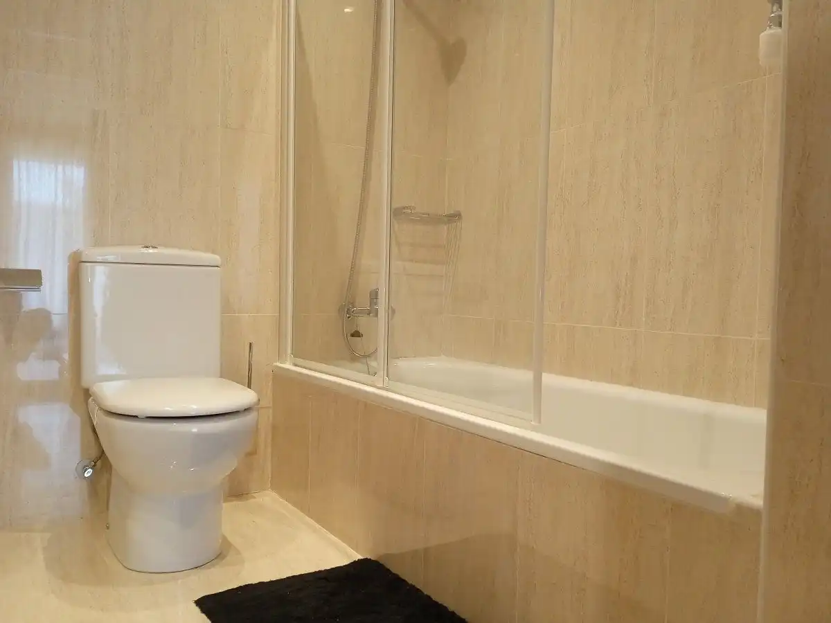Bathroom of Flat for sale in Manzanares de Rioja, La Rioja