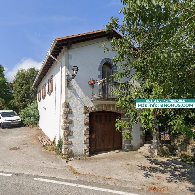 Vista exterior de Casa o xalet en venda en Basaburua amb Jardí privat