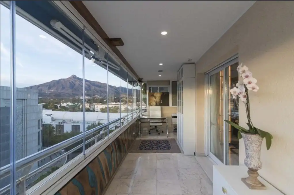 Apartament amb piscina en venda a Nueva Andalucía, imagen 3