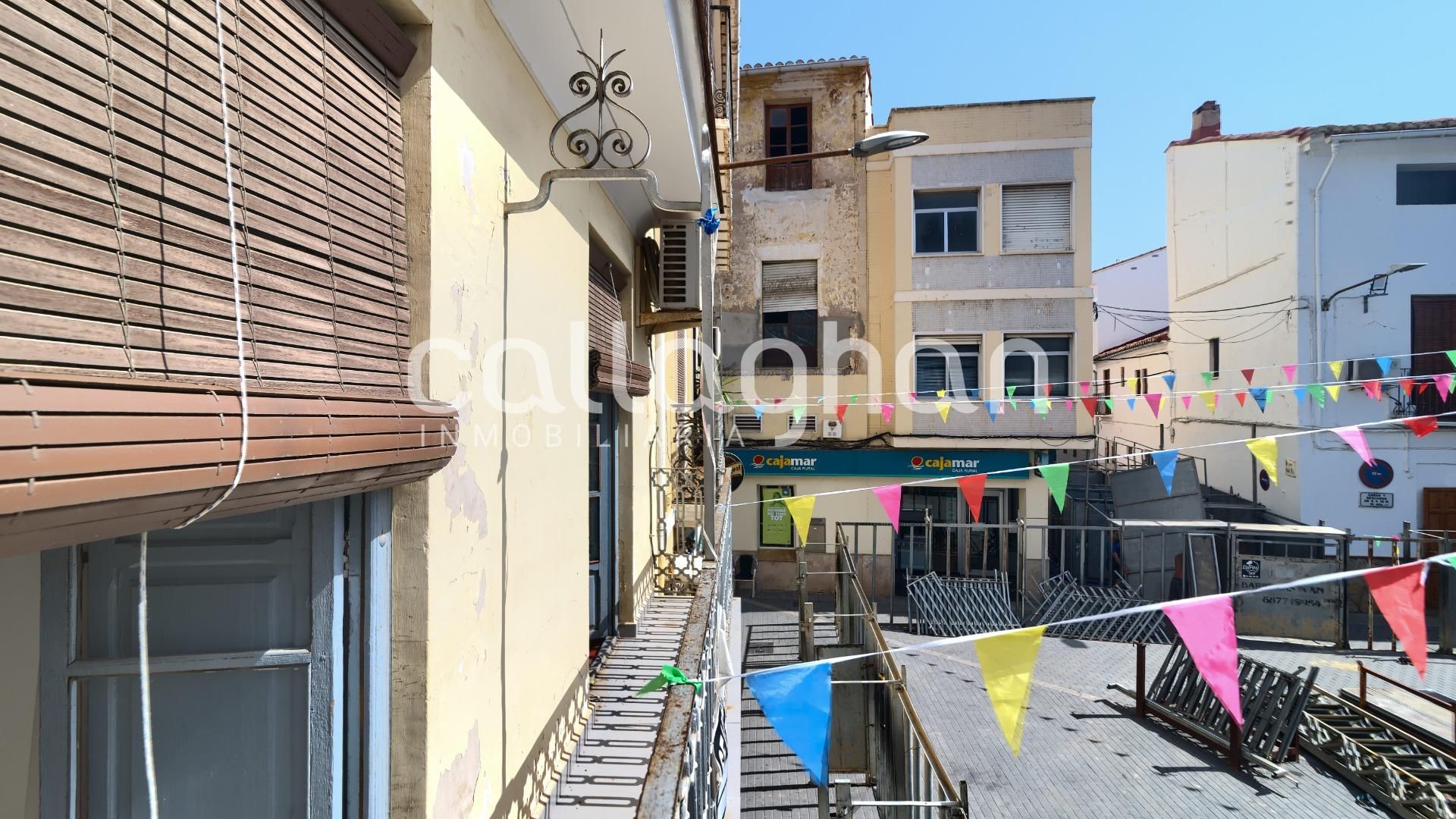Außenansicht von Wohnung zum verkauf in Pedralba mit Klimaanlage und Balkon