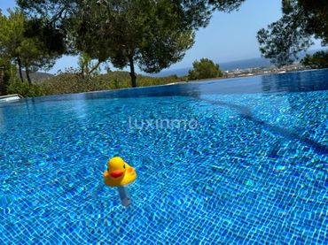 Villa avec balcon à louer à Sant Josep