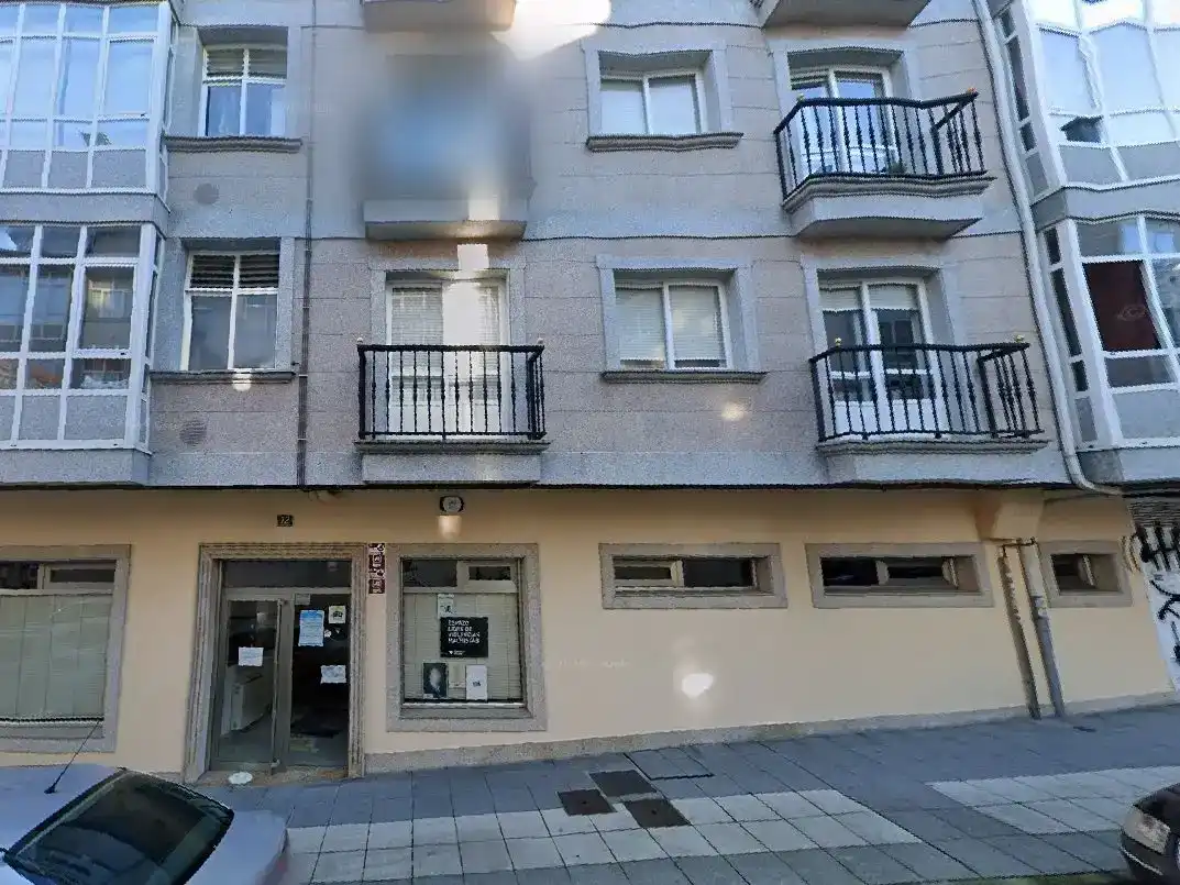 Vista exterior de Pis en venda en Oroso amb Parquet, Traster i Moblat