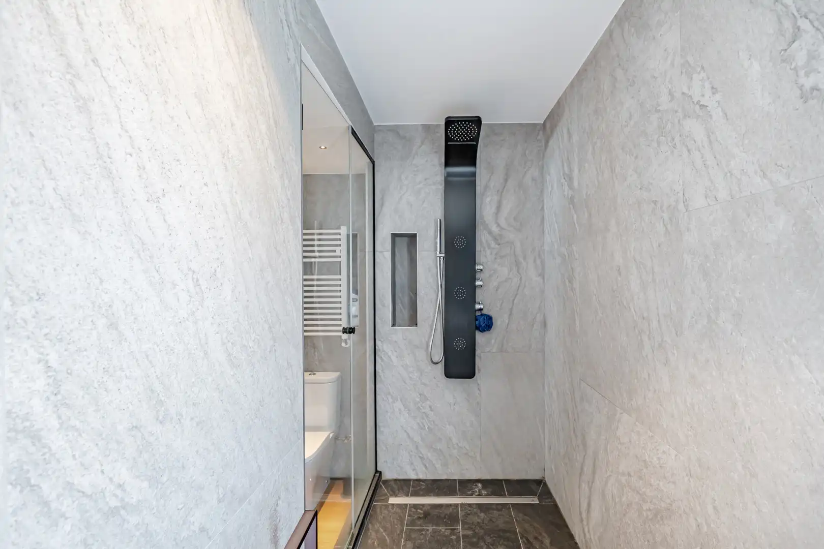 Bathroom of Attic for sale in Madrid  with Air Conditioner, Heating and Storage room