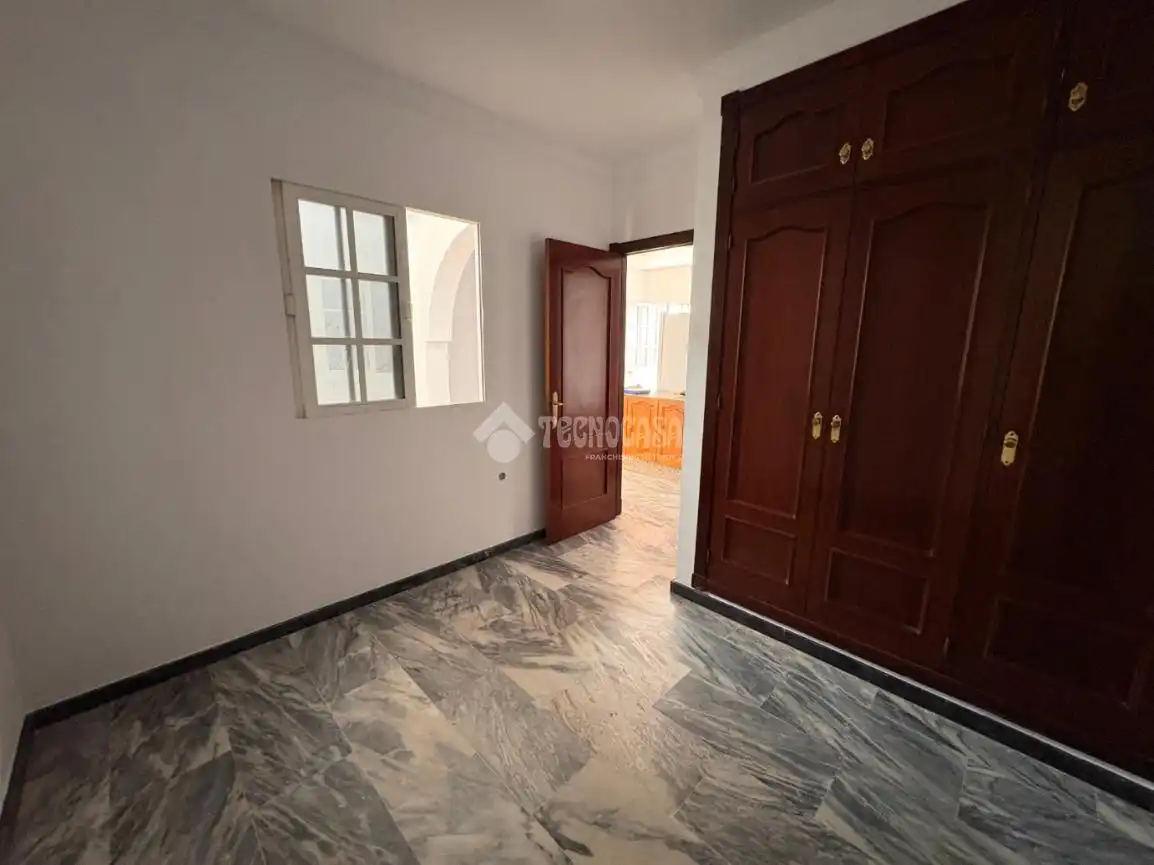 Habitación de Casa adosada en venta en Chiclana de la Frontera con Terraza y Amueblado