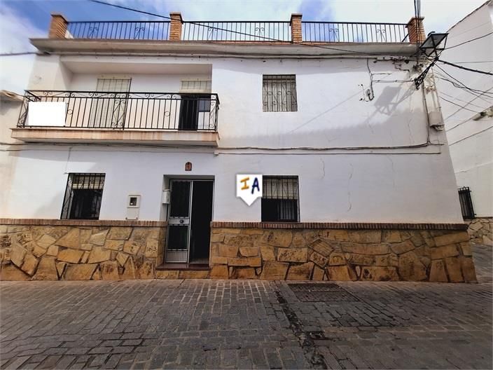 Vista exterior de Casa adosada en venda en Canillas de Aceituno amb Terrassa i Traster
