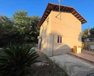 Vista exterior de Casa o xalet de lloguer en Riells i Viabrea amb Aire condicionat, Jardí privat i Terrassa