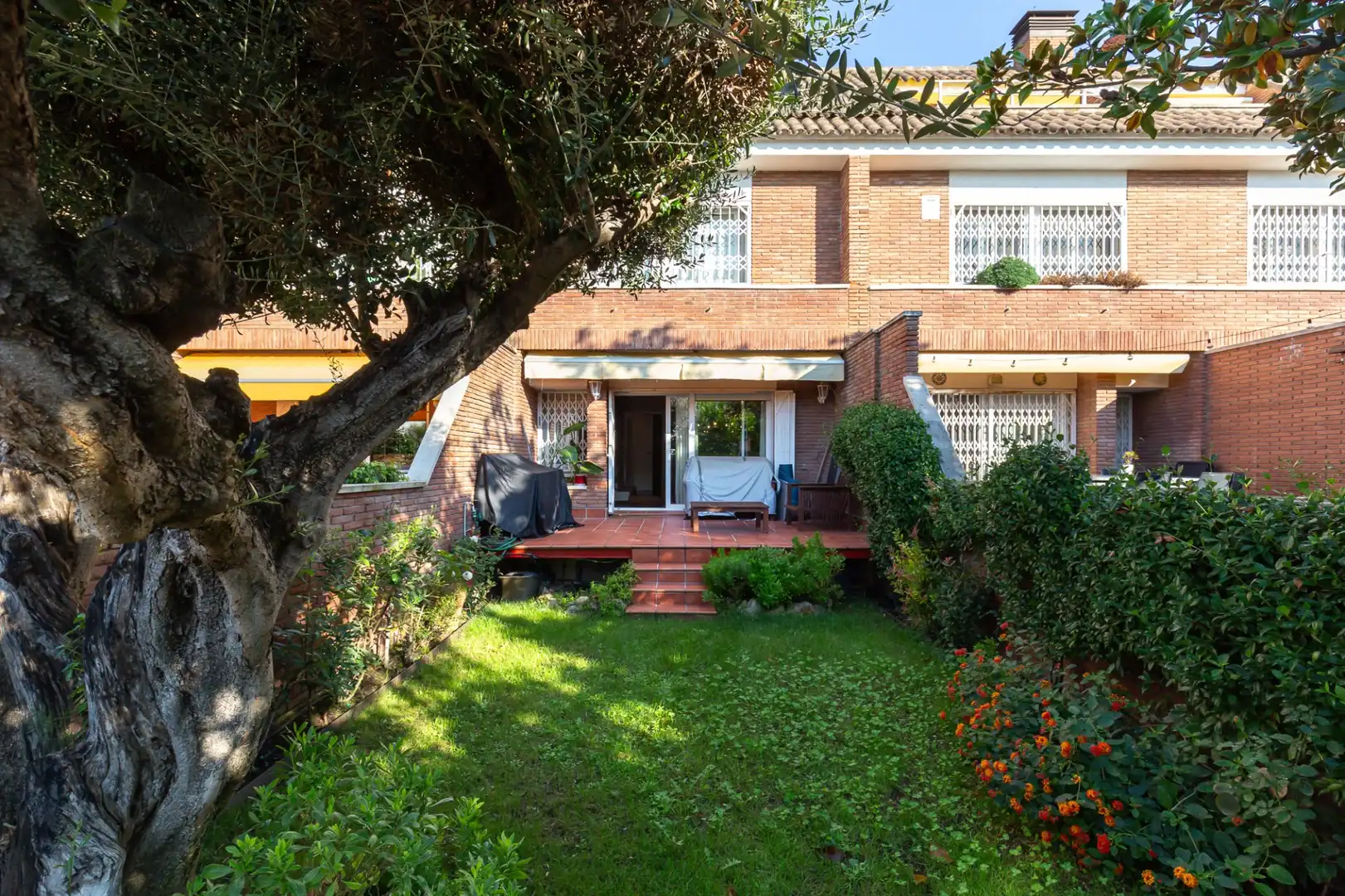 Jardí de Casa adosada en venda en Sant Feliu de Llobregat amb Calefacció, Terrassa i Traster
