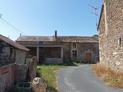Vista exterior de Casa o xalet en venda en Aranga amb Jardí privat i Terrassa