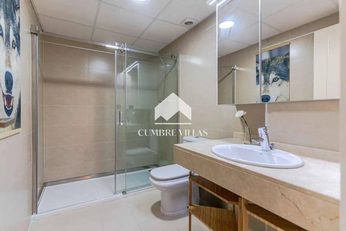 Baño de Casa adosada en venta en Almuñécar con Terraza, Trastero y Internet