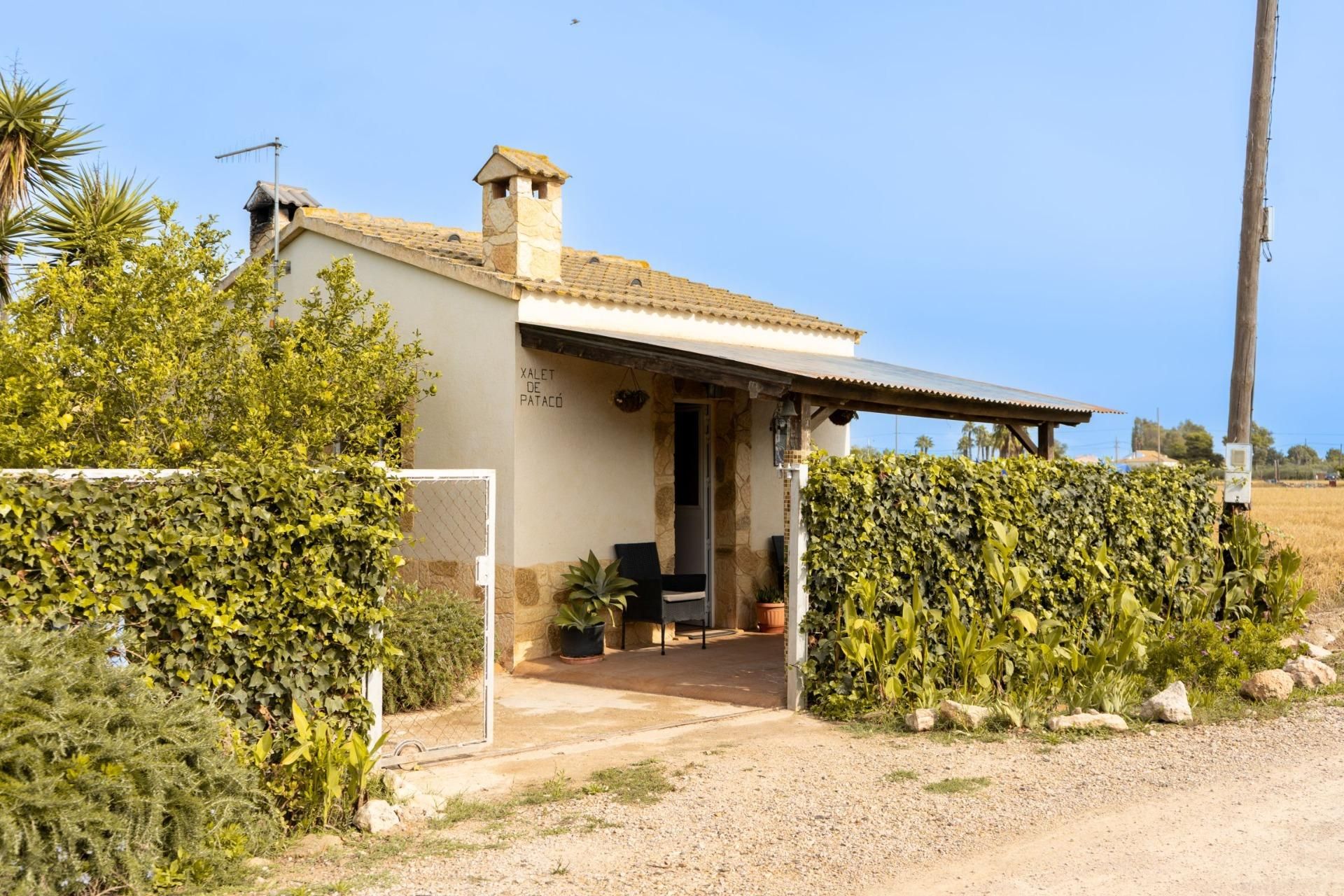 Vista exterior de Finca rústica en venda en Sant Jaume d'Enveja amb Aire condicionat, Jardí privat i Terrassa