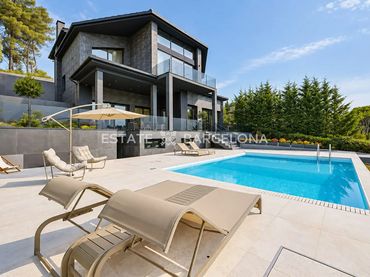Casa con piscina in vendita a Can Llobet