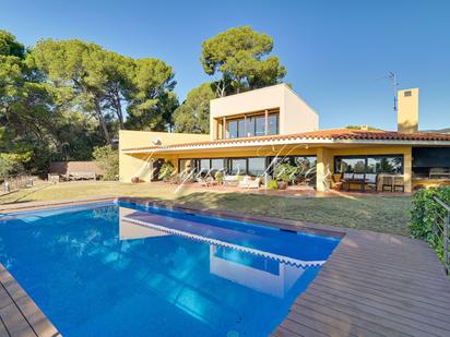 Vista exterior de Casa o xalet en venda en Sant Andreu de Llavaneres amb Calefacció i Piscina