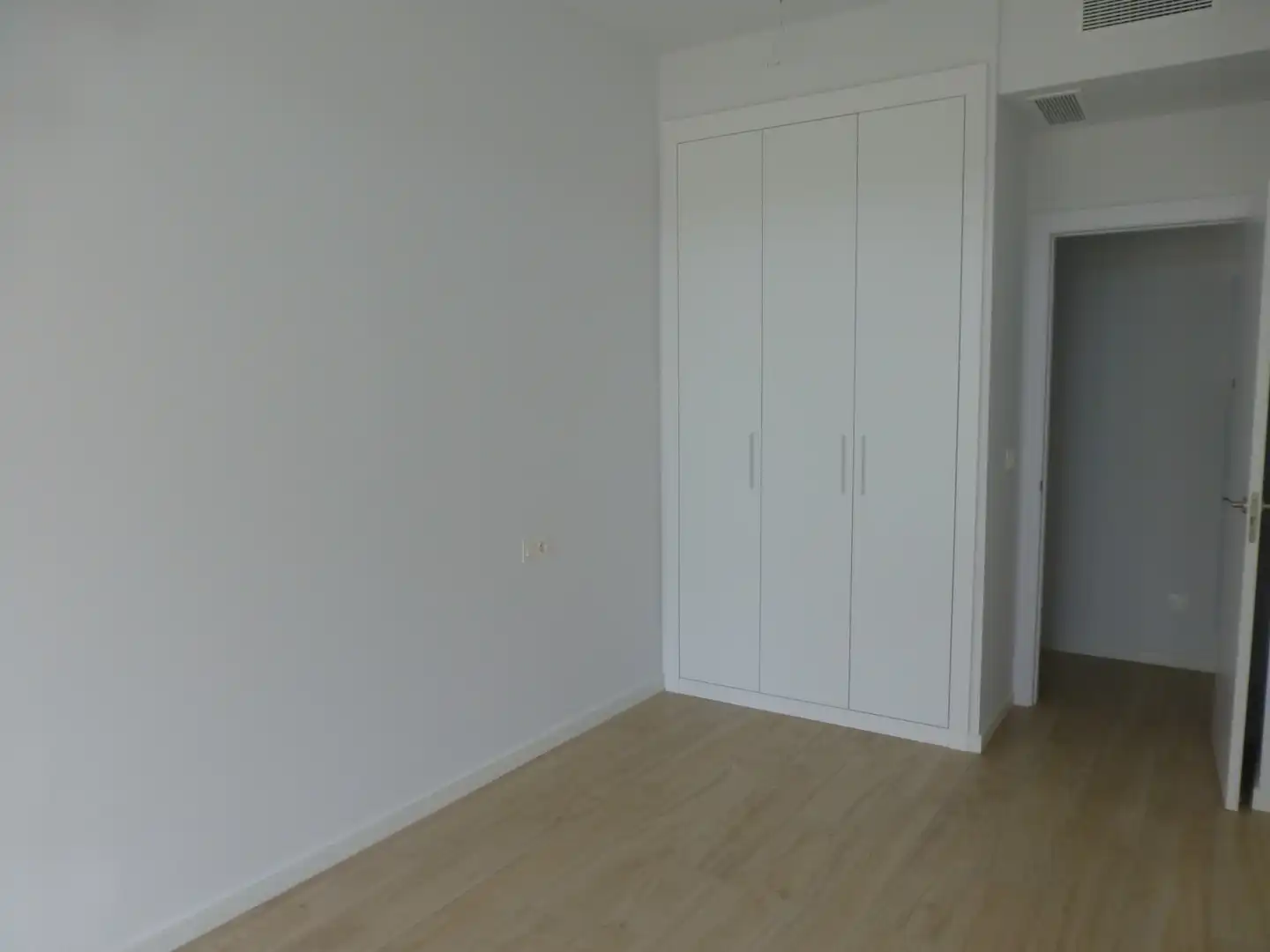 Habitación de Planta baja en venta en Chipiona con Aire acondicionado, Calefacción y Jardín privado