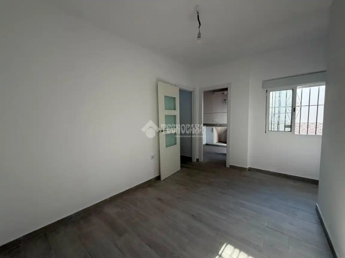Schlafzimmer von Wohnung zum Verkauf in Isla Cristina mit Balkon