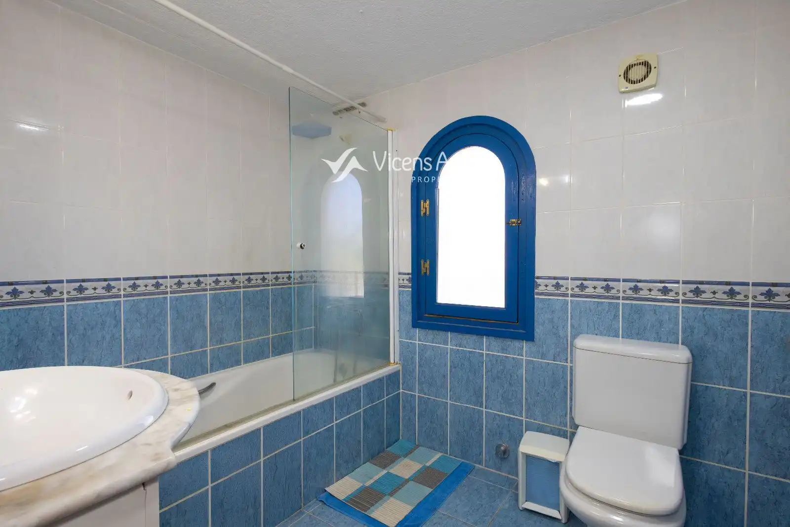 Bathroom of Houses for sale in Jávea / Xàbia  with Air Conditioner, Heating and Terrace