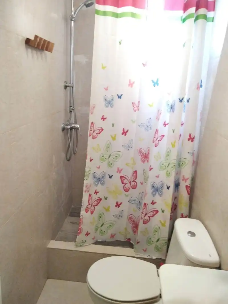 Bathroom of Flat for sale in Madrid  with Private garden and Furnished