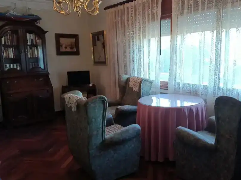 Sala d'estar de Pis en venda en Chantada amb Jardí privat, Parquet i Traster