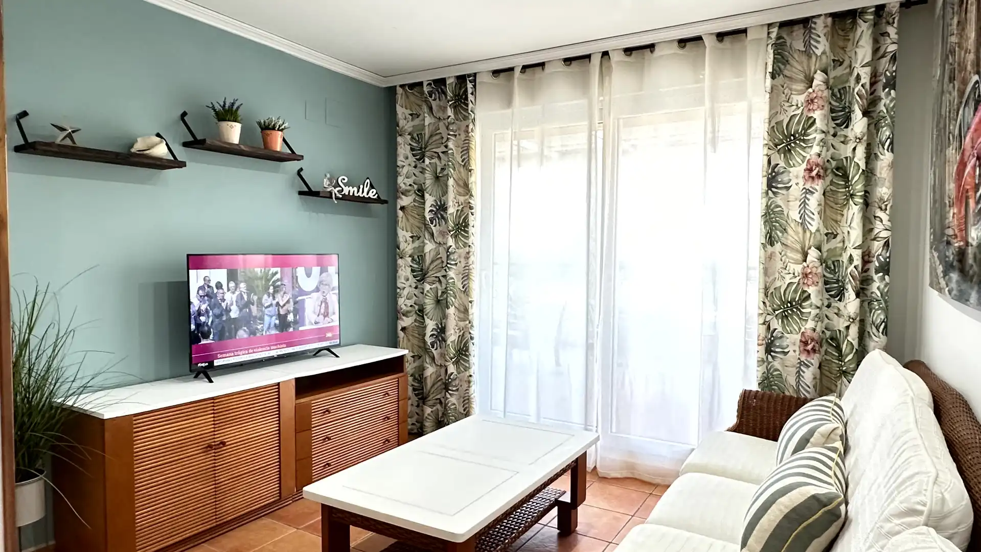 Wohnzimmer von Wohnungen zur Miete in Oliva mit Klimaanlage, Heizung und Privatgarten
