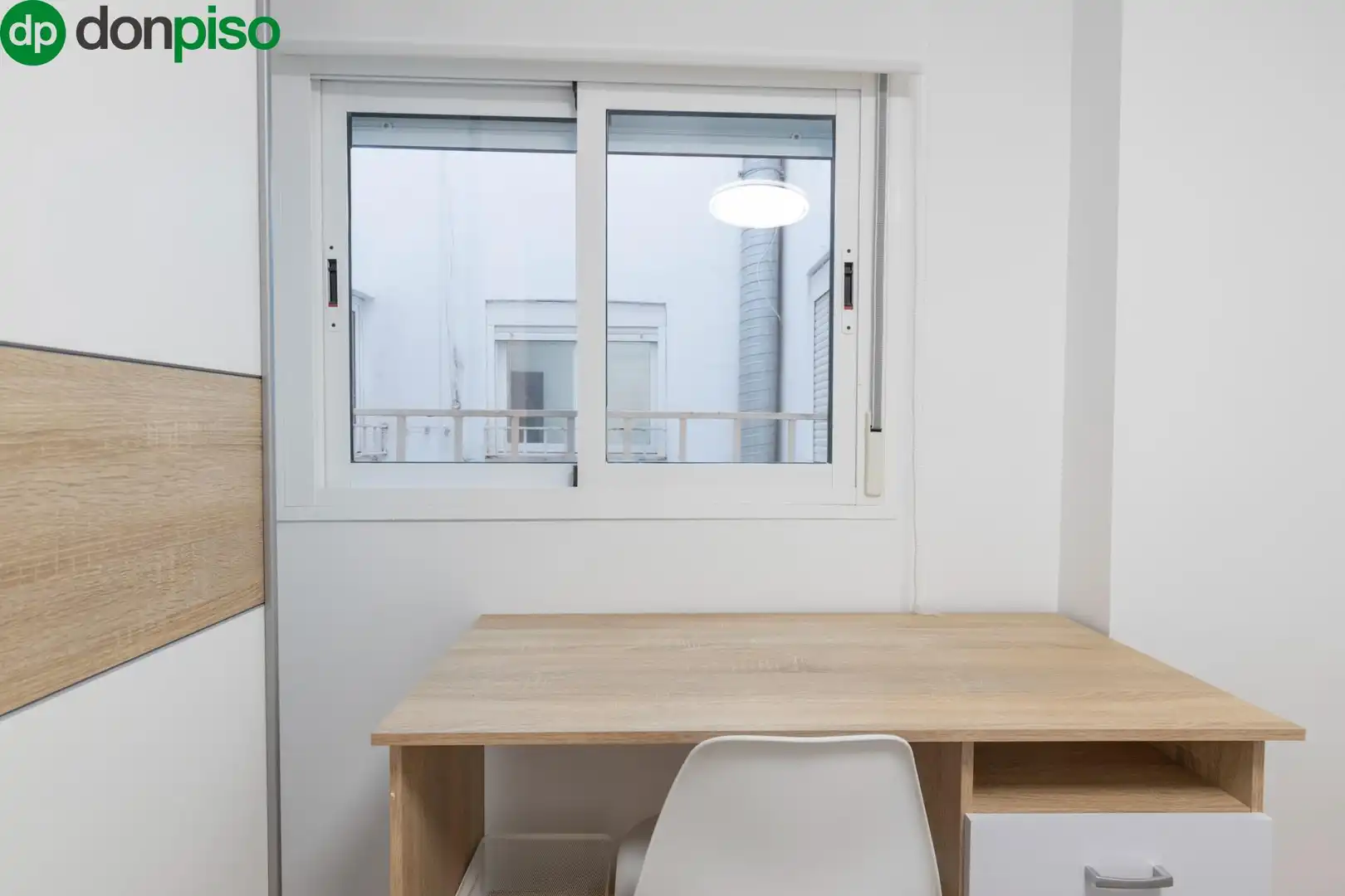 Bedroom of Flat for sale in Granada  with Furnished