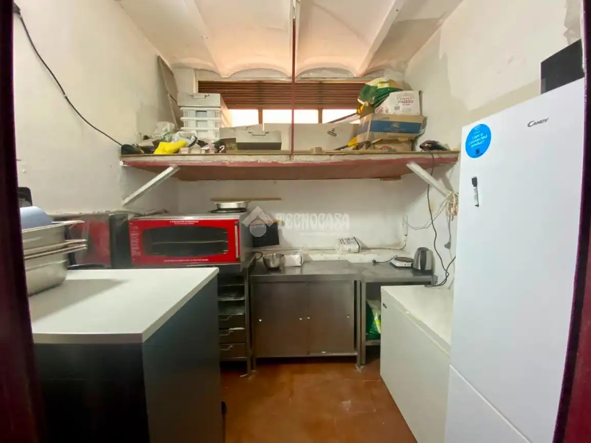 Cocina de Local en venta en Madrid