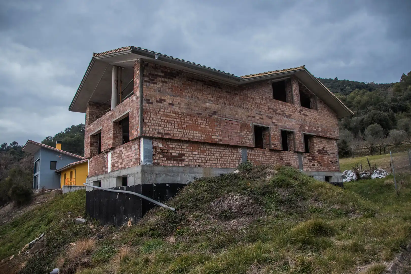 Exterior view of Houses for sale in Montagut i Oix  with Private garden, Terrace and Storage room