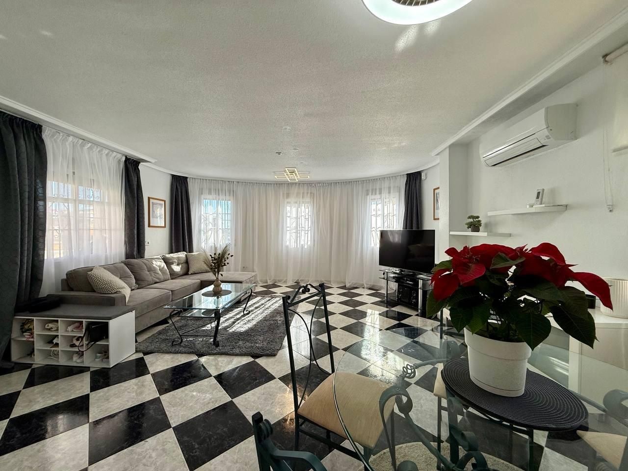 Living room of House or chalet for sale in Orihuela  with Air Conditioner, Heating and Private garden