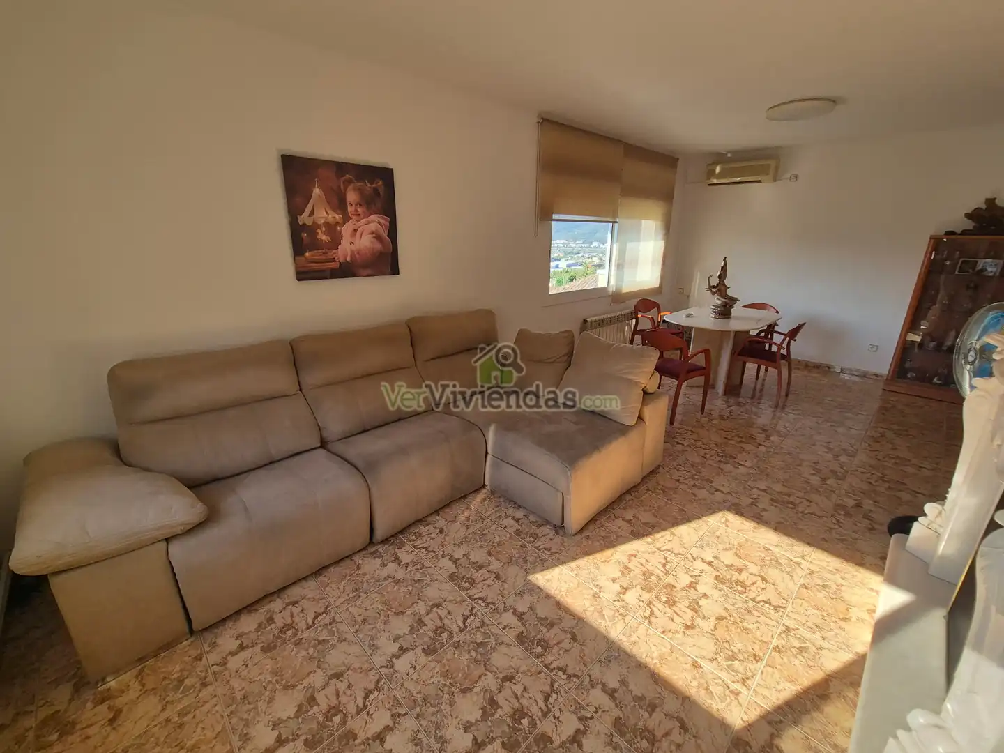 Sala d'estar de Casa o xalet en venda en Sant Vicenç Dels Horts amb Aire condicionat, Calefacció i Jardí privat