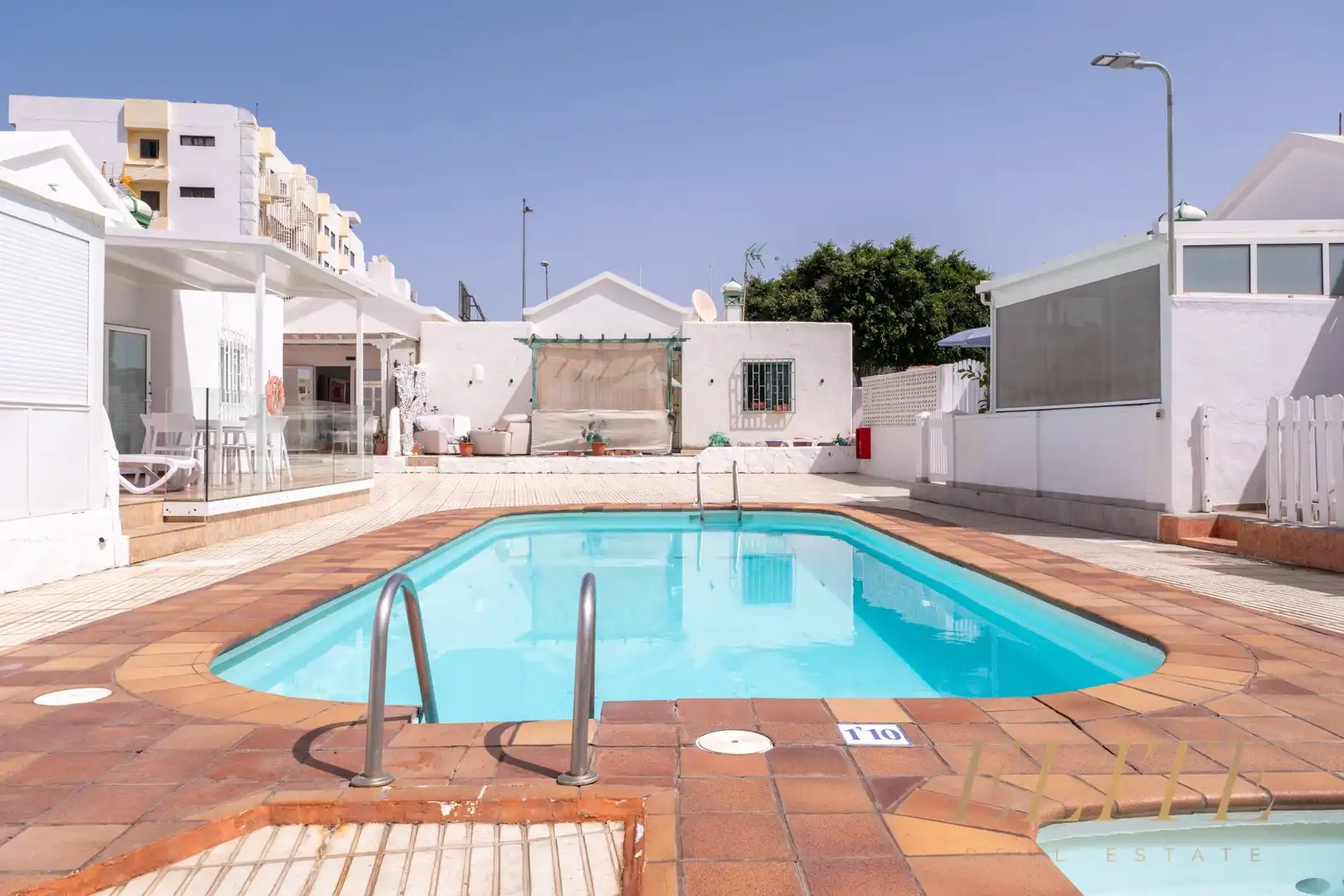 Piscina de Casa o xalet en venda en San Bartolomé de Tirajana amb Aire condicionat, Calefacció i Jardí privat