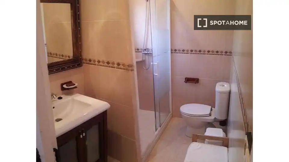 Baño de Piso de alquiler en Sitges con Aire acondicionado, Calefacción y Amueblado
