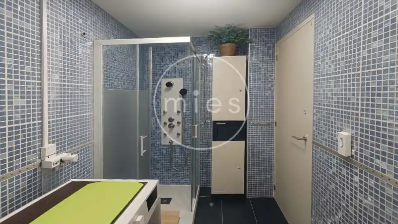 Bathroom of Commercial properties for sale in Torrent