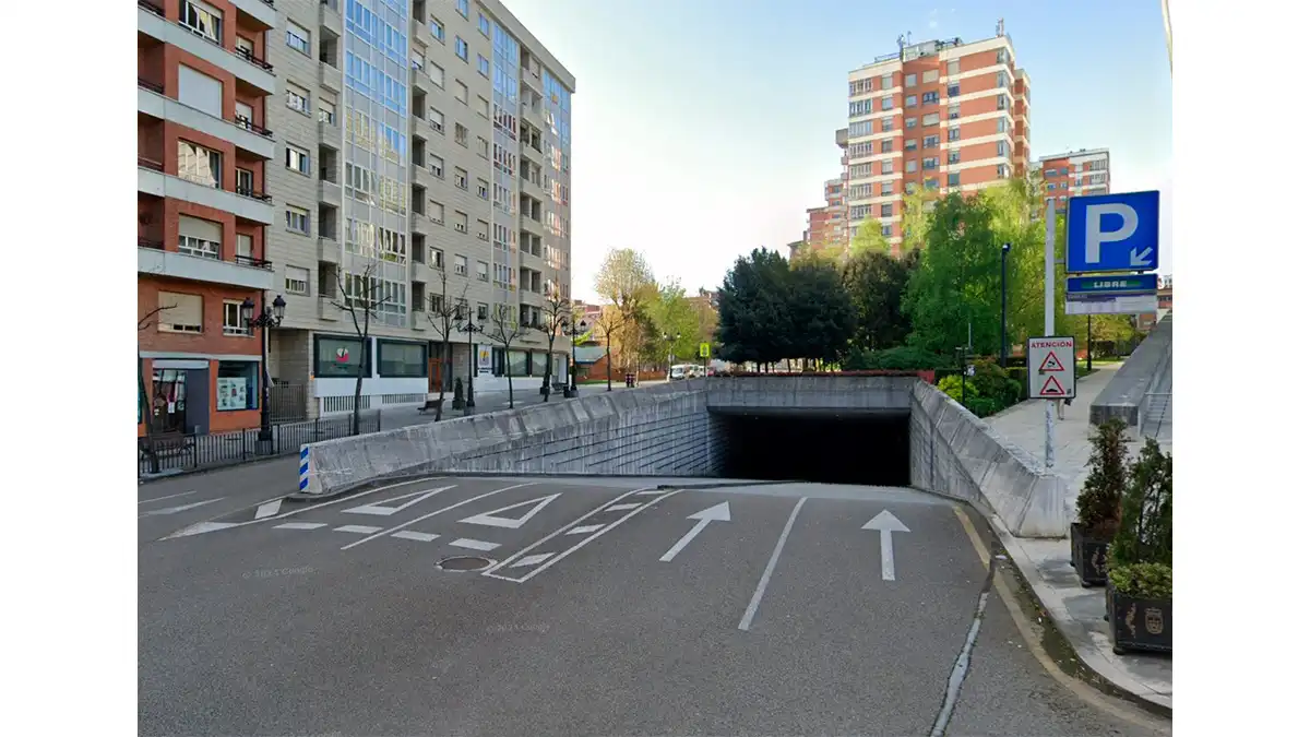 Parking de Garaje en venta en Oviedo 