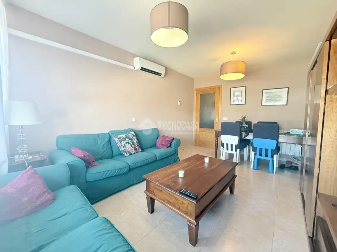 Living room of Flat for sale in Alovera  with Air Conditioner, Furnished and Balcony