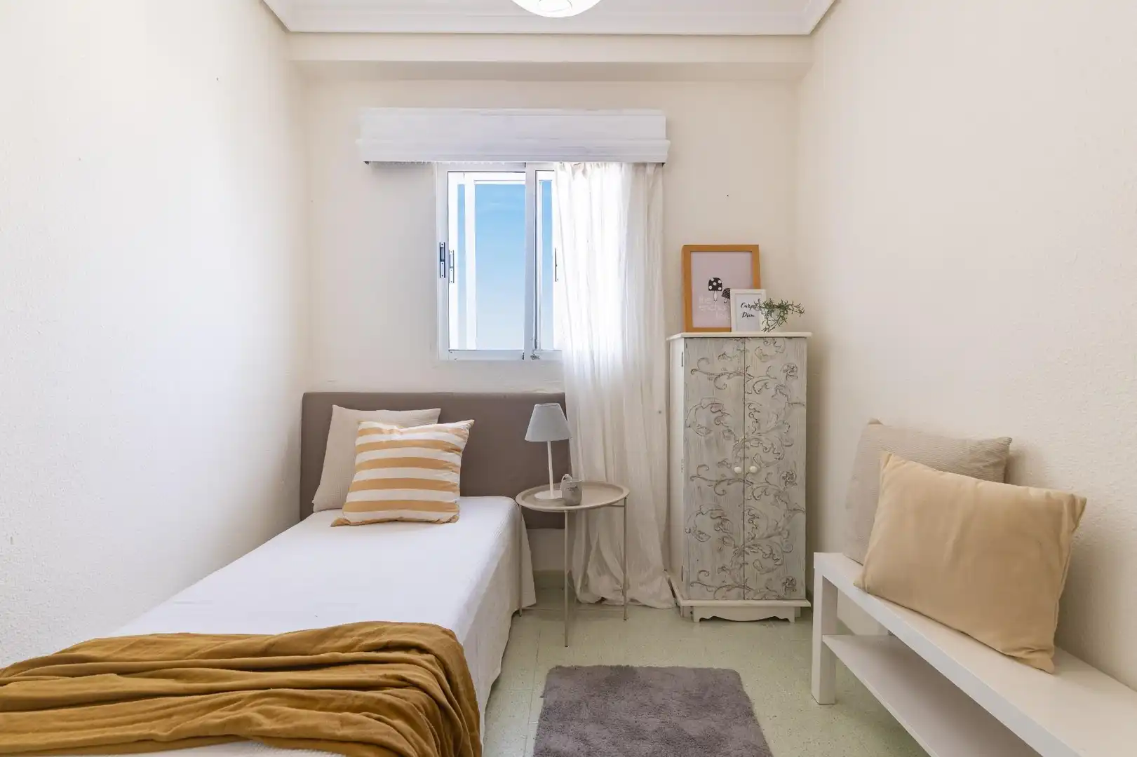 Habitación de Apartamento en venta en Valencia con Jardín privado y Piscina comunitaria