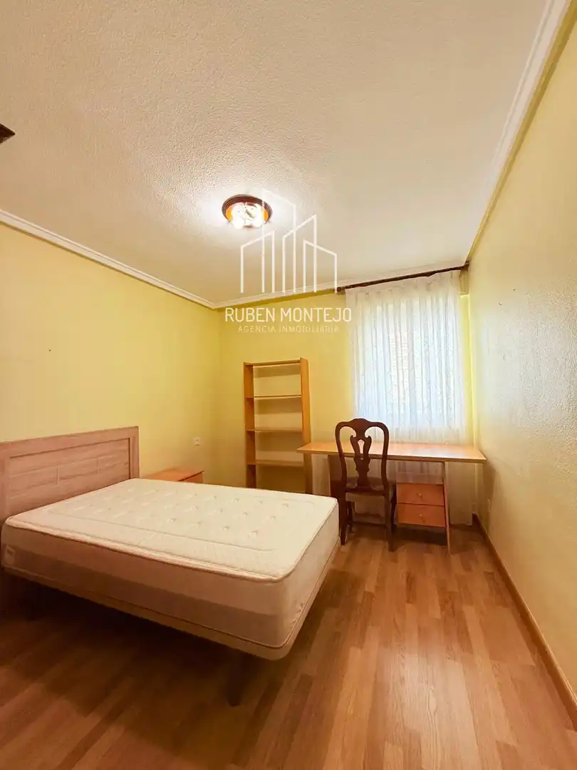 Habitación de Piso de alquiler en Salamanca con Calefacción, Terraza y Horno