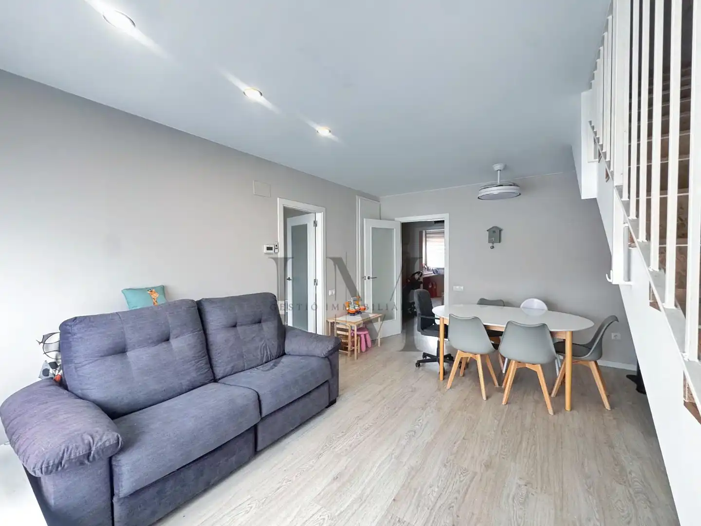 Living room of Duplexes for sale in Terrassa  with Air Conditioner, Heating and Parquet flooring