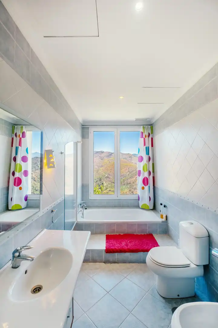 Baño de Finca rústica en venta en Estepona con Aire acondicionado, Terraza y Trastero