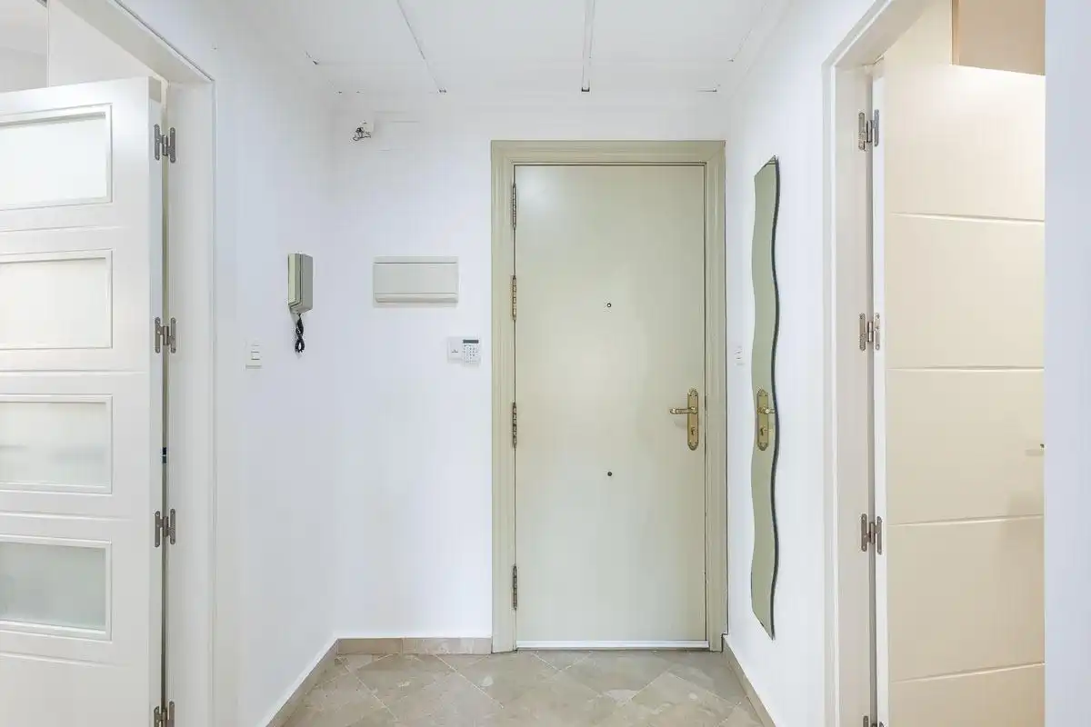 Flat for rent in Granada  with Air Conditioner and Community pool