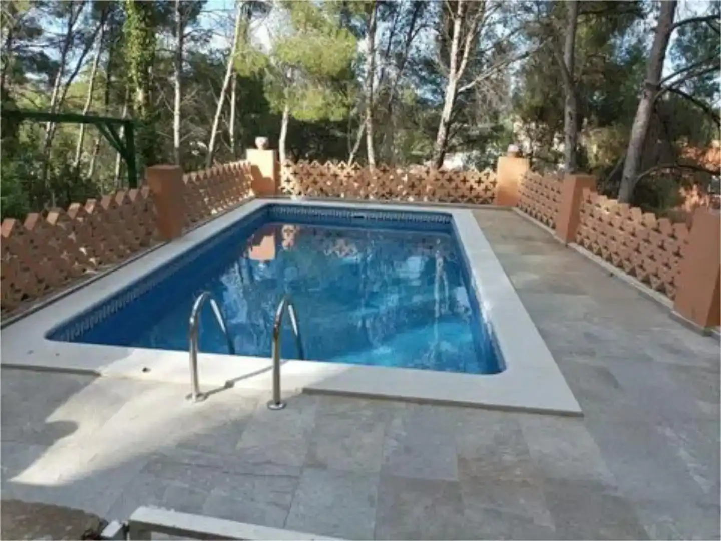 Swimming pool of Houses for sale in Gilet  with Air Conditioner, Private garden and Storage room