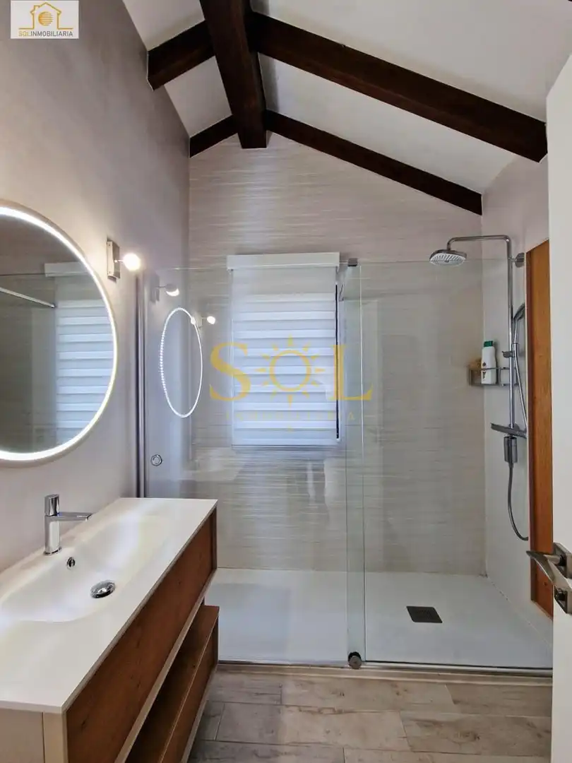 Baño de Casa o chalet en venta en Villaquilambre con Calefacción, Jardín privado y Parquet