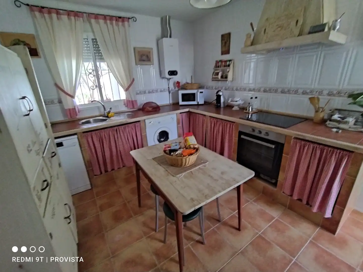Cuina de Casa o xalet de lloguer en Chiclana de la Frontera amb Jardí privat, Terrassa i Piscina