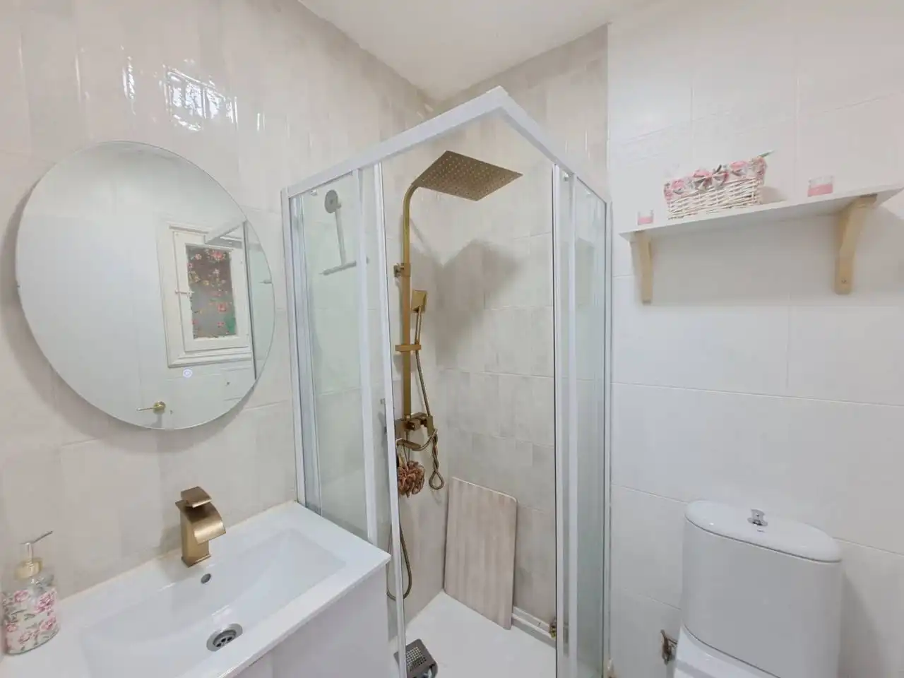 Bany de Casa o xalet en venda en Burgos amb Parquet