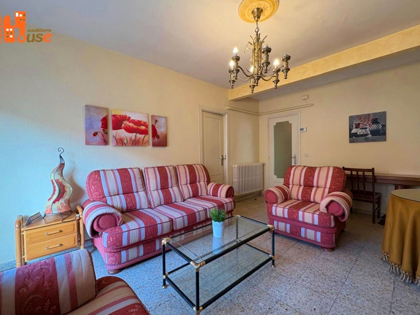 Sala d'estar de Pis en venda en Segovia Capital amb Calefacció, Terrassa i Moblat