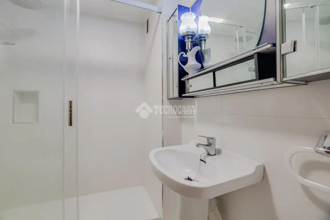 Baño de Piso en venta en Montcada i Reixac con Balcón