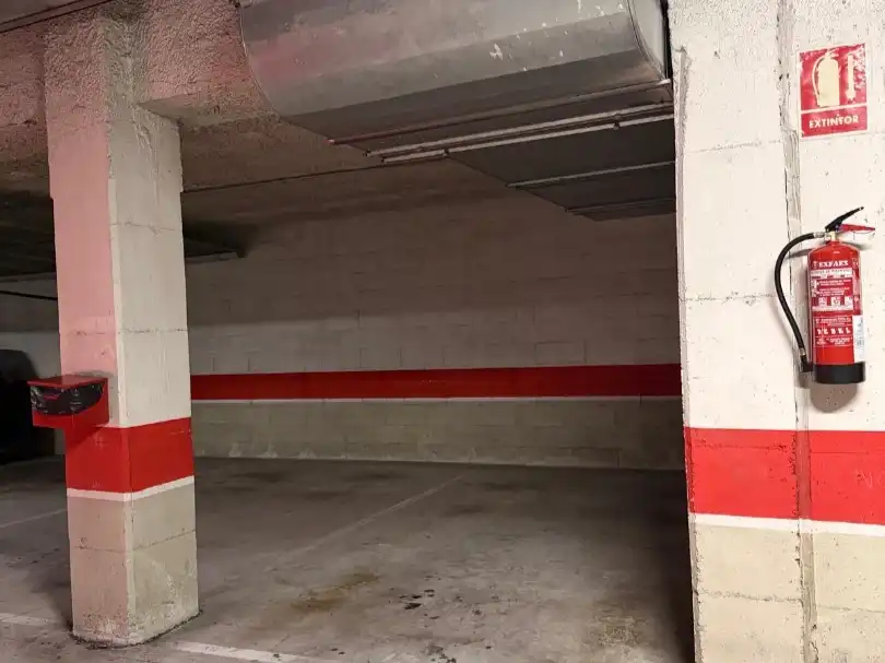 Aparcament de Pis en venda en Oviedo 