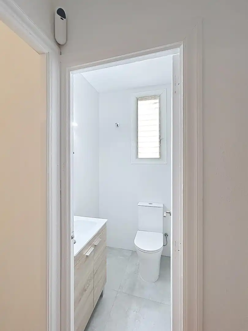 Bathroom of Flat for sale in Barcelona  with Furnished and Alarm