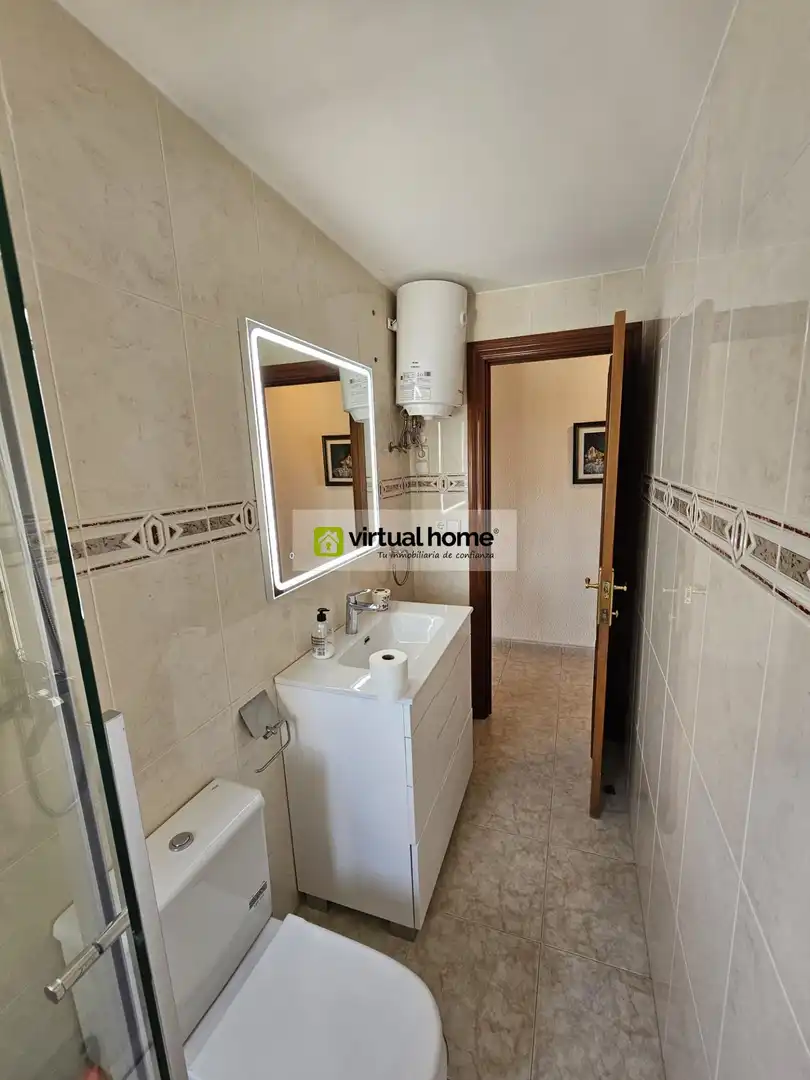 Bathroom of Flat for sale in Benidorm  with Air Conditioner, Terrace and Furnished